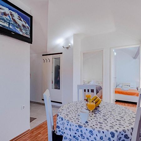Beautiful Apartment In Vela Luka With Wifi Extérieur photo