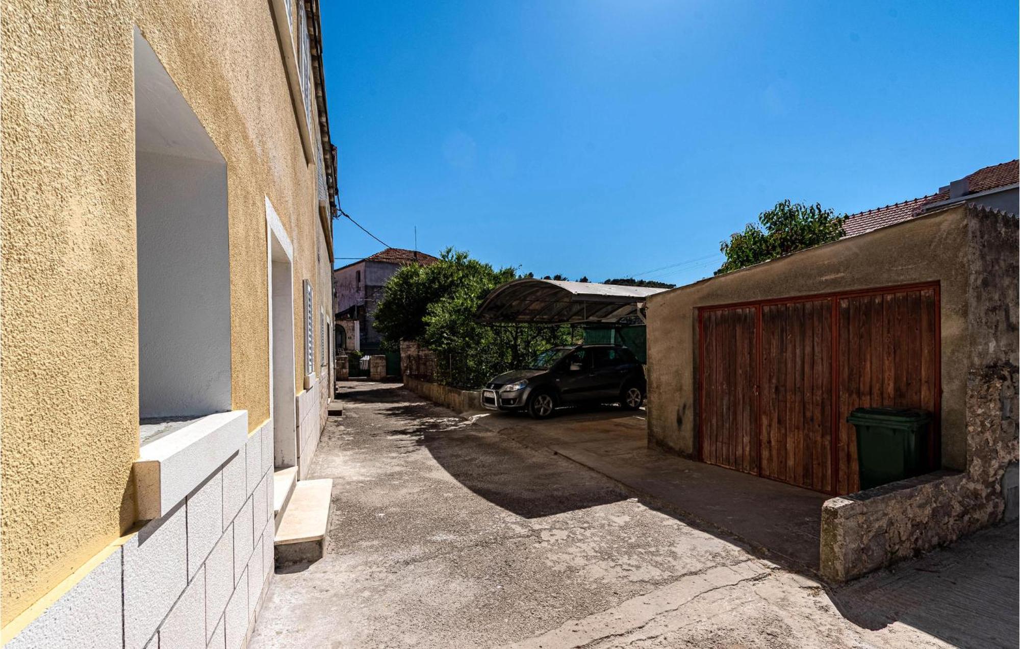 Beautiful Apartment In Vela Luka With Wifi Extérieur photo